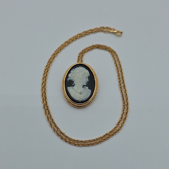Avon Gold Cameo Pendant Necklace And Pin - Picture 10 of 11